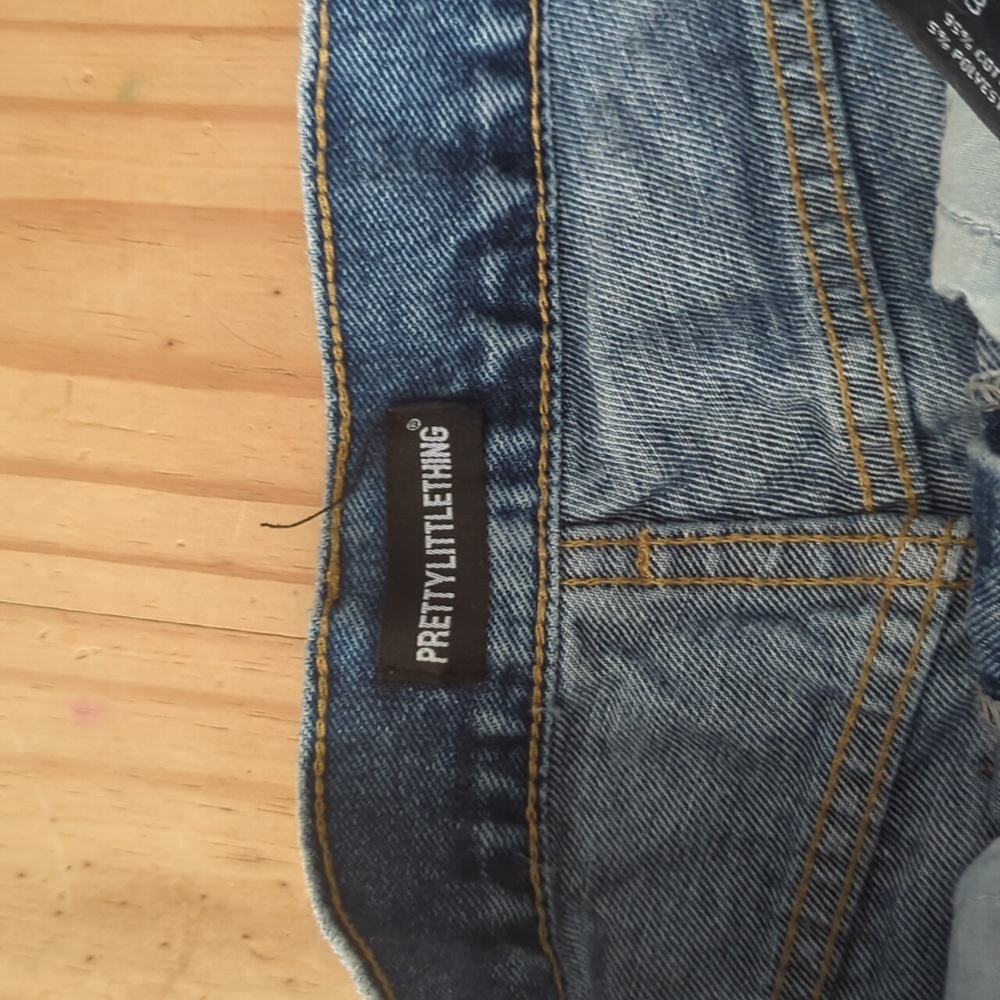 Pretty Little Thing tall blue wash denim frayed jeans size 8 - Picture 6 of 9